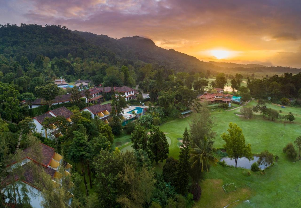 Amritara Ambatty Greens Resort Virajpet Exterior foto