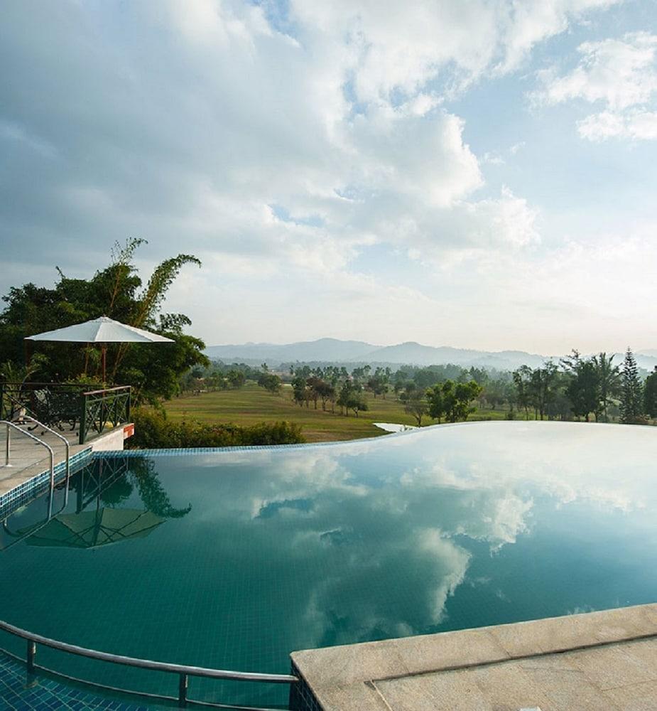 Amritara Ambatty Greens Resort Virajpet Exterior foto