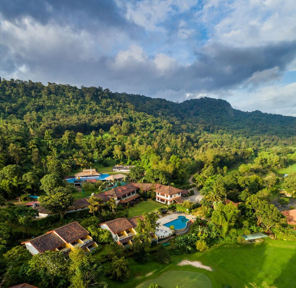 Amritara Ambatty Greens Resort Virajpet Exterior foto