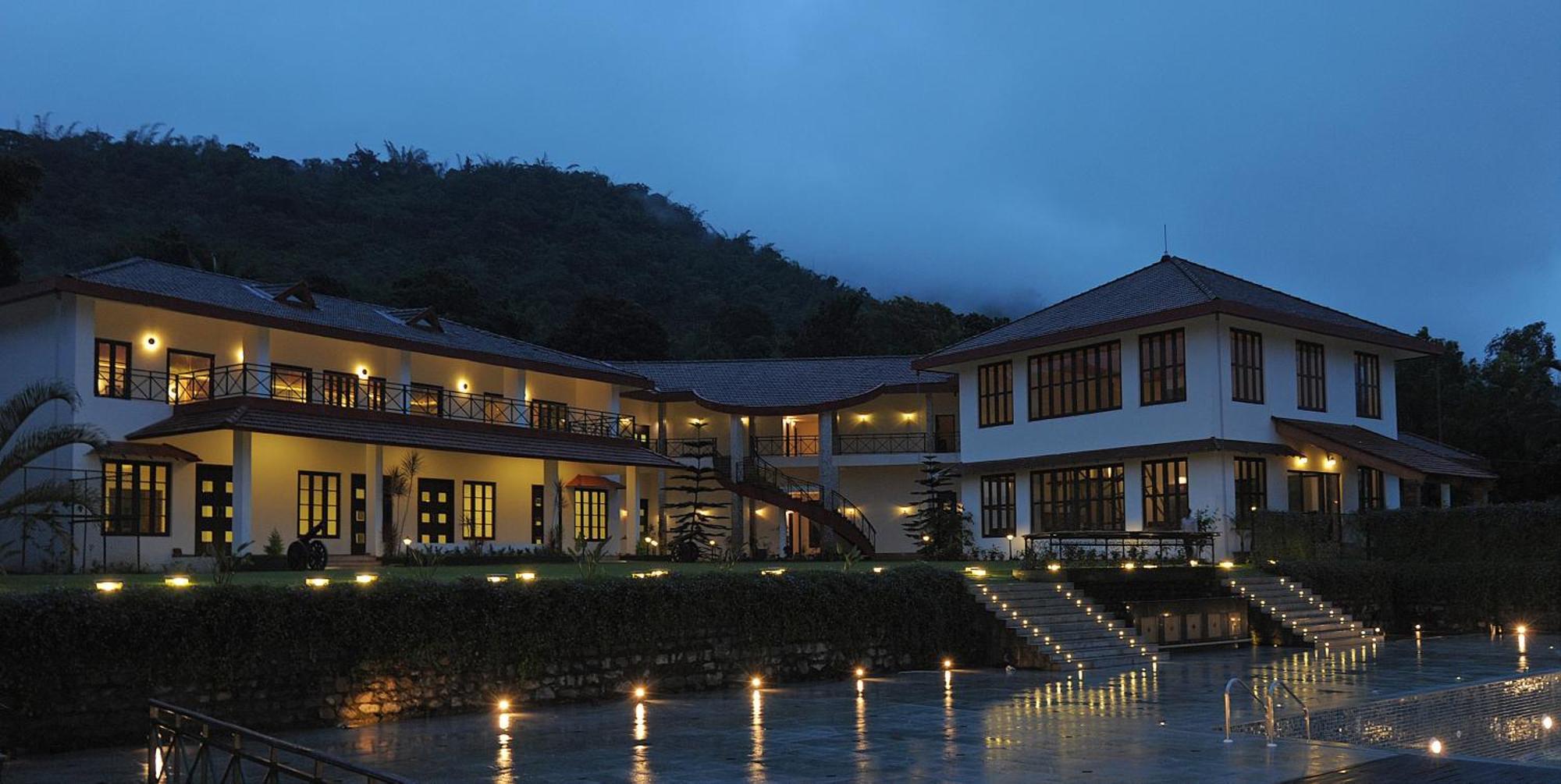 Amritara Ambatty Greens Resort Virajpet Exterior foto