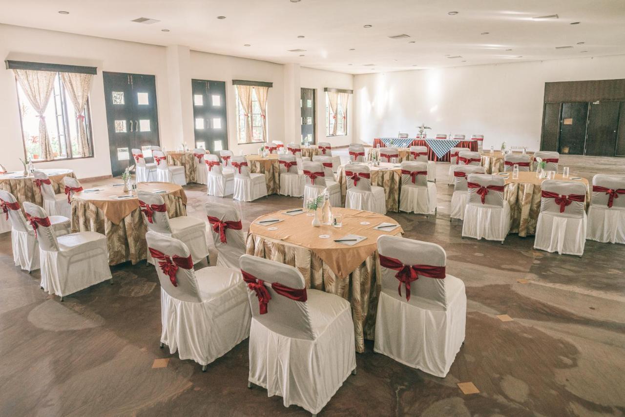Amritara Ambatty Greens Resort Virajpet Exterior foto
